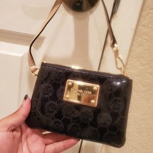 Michael kors wristlet